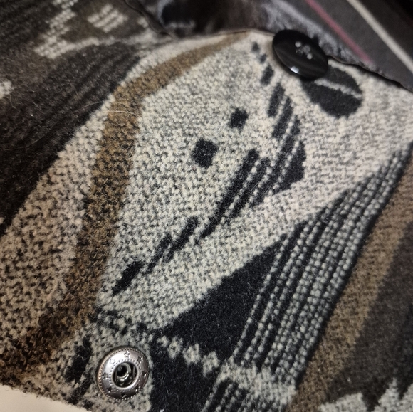 Aztec Coat with Oversized Hood by Ellabee Canada Outerwear. - Picture 6 of 9